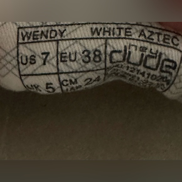 Hey Dude slip on shoes. Size 7 Excellent condition - Picture 6 of 6